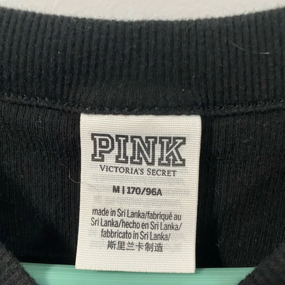 Victoria’s Secret PINK black ribbed long sleeve crop top SZ medium - Picture 3 of 5